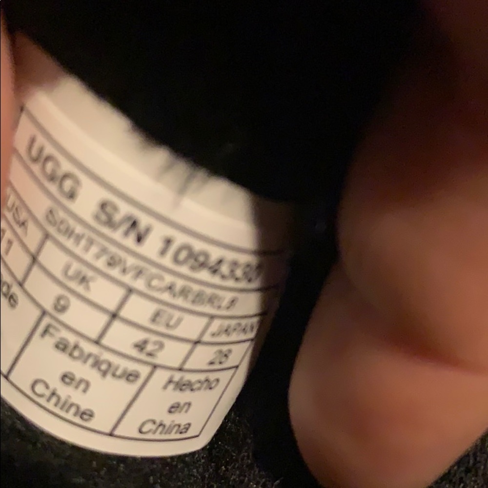 BRAND NEW IN BOX UGGS!! - Picture 6 of 6